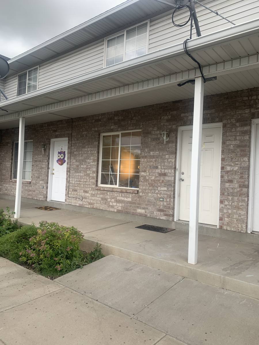 Townhouse for rent at 1100 E 1525 S, Clearfield, UT 84015