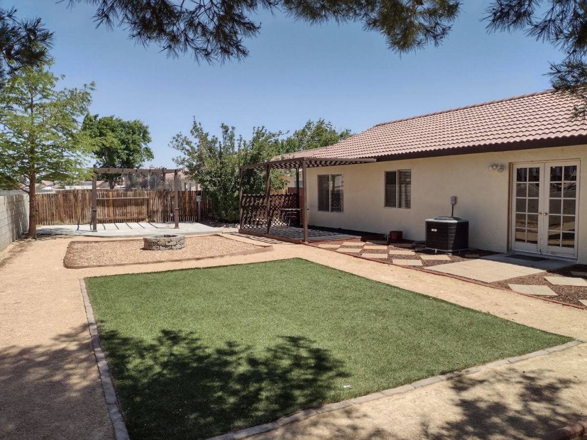 Apartment for rent at 43417 & 43419 Mahogany St, Lancaster, CA 93535