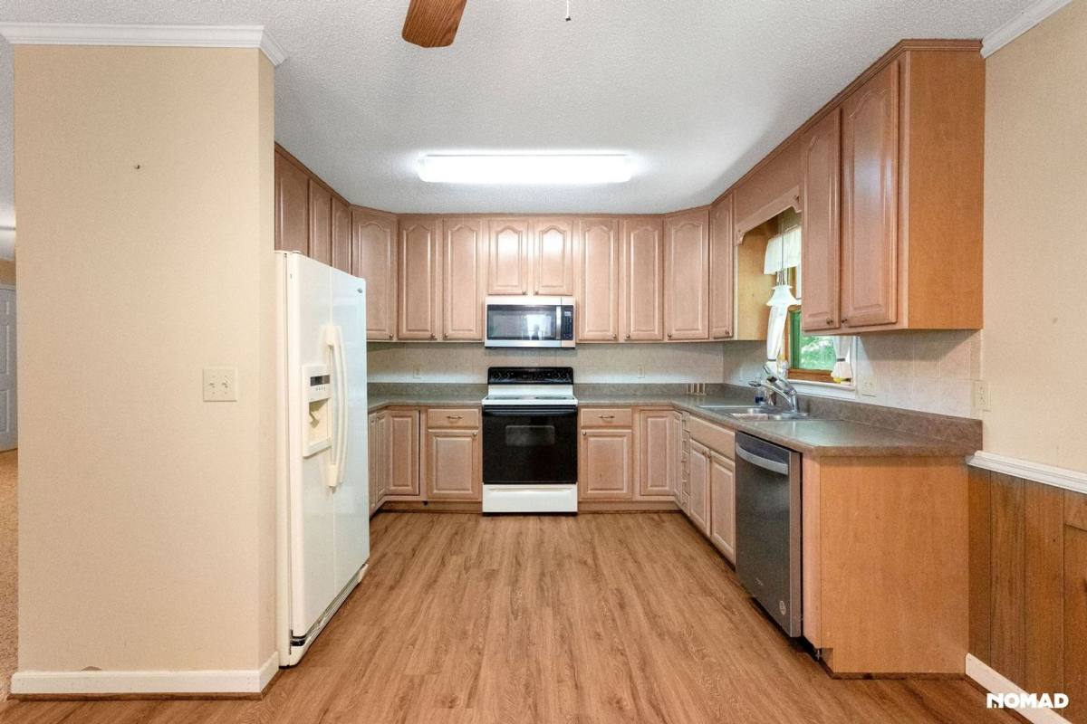 House for rent at 527 Mountainside Dr, Rabun Gap, GA 30568