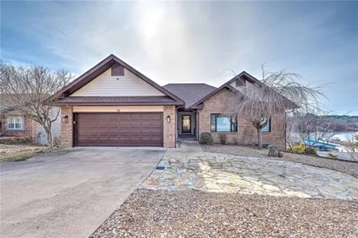 House for rent at 13 Dunedin Place, Bella Vista, AR 72715