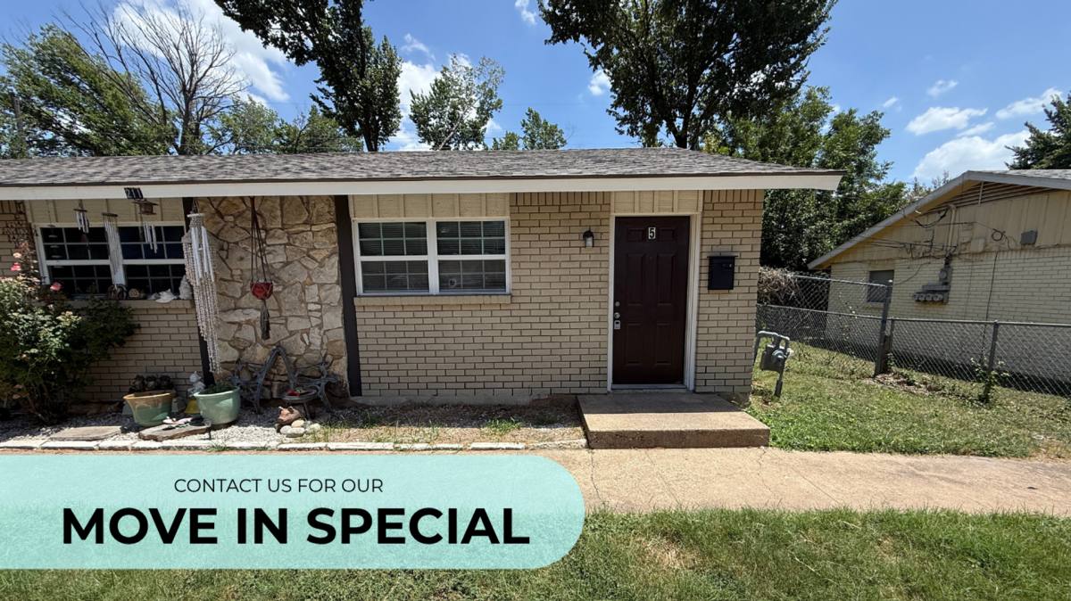 Apartment for rent at 211 Skyway Dr, Euless, TX 76040