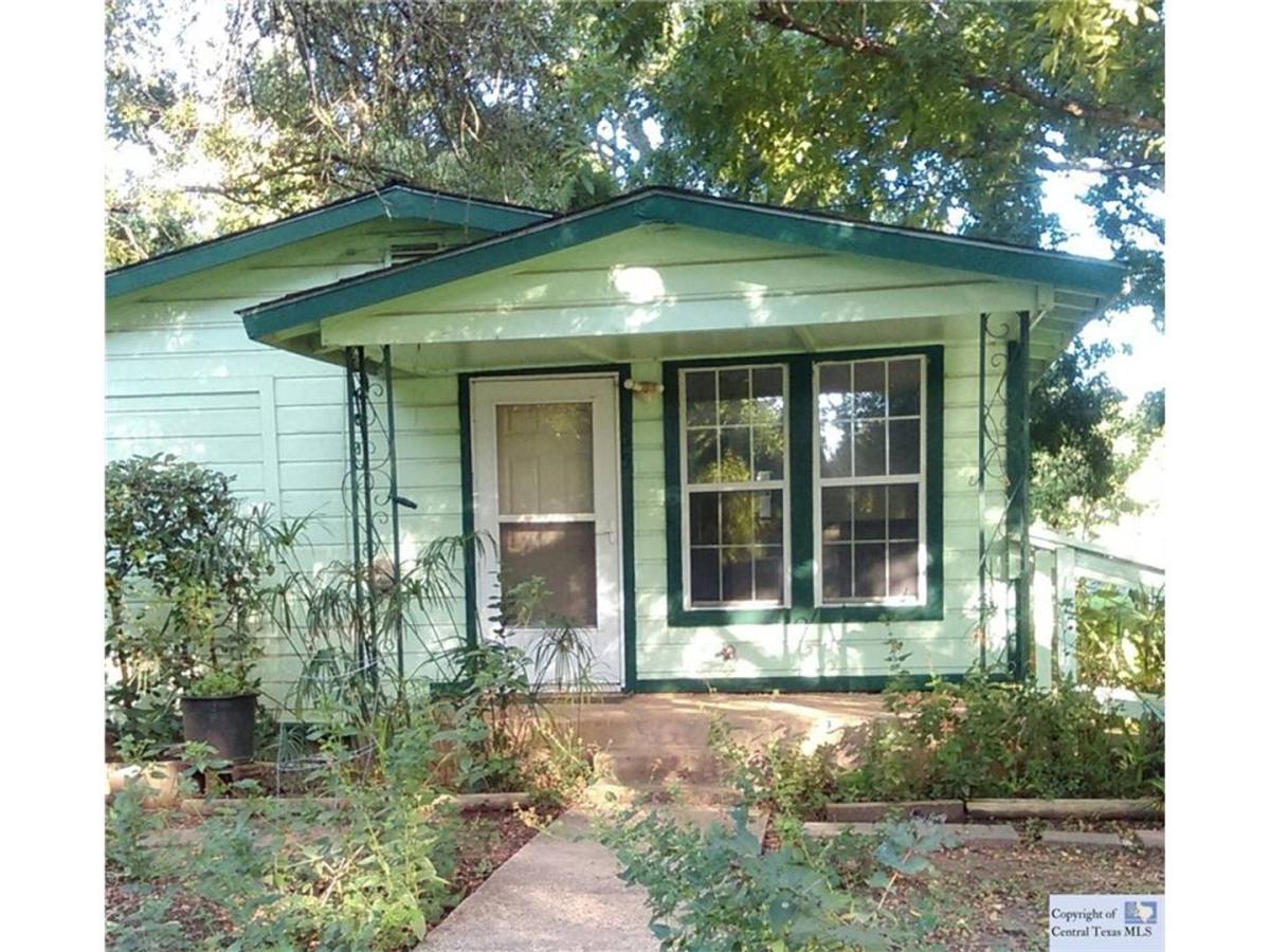 House for rent at 805 Gravel St, San Marcos, TX 78666