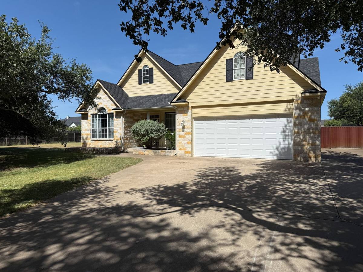 House for rent at 1300 Salado Oaks Dr, Salado, TX 76571