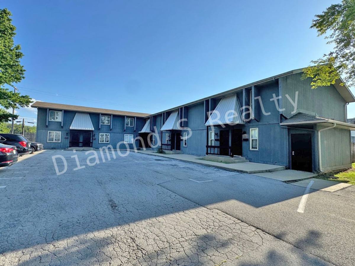 Townhouse for rent at 509 W Swan St, Springfield, MO 65807