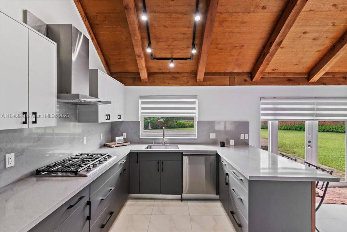 House for rent at 8920 Crescent Dr, Hollywood, FL 33025