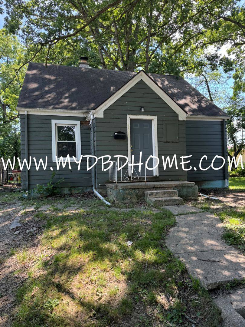 House for rent at 2323 Shadybrook Dr, Fort Wayne, IN 46803