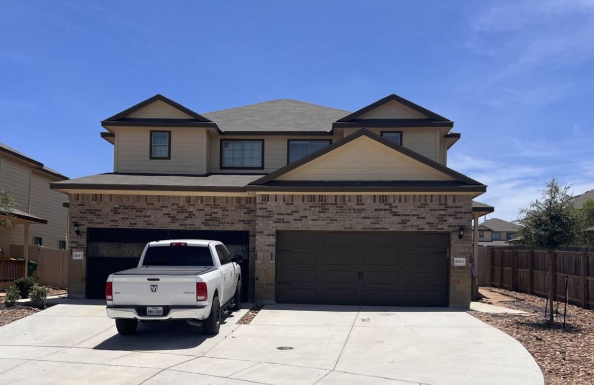Townhouse for rent at 9204 Groff Landing #2, Converse, TX 78109