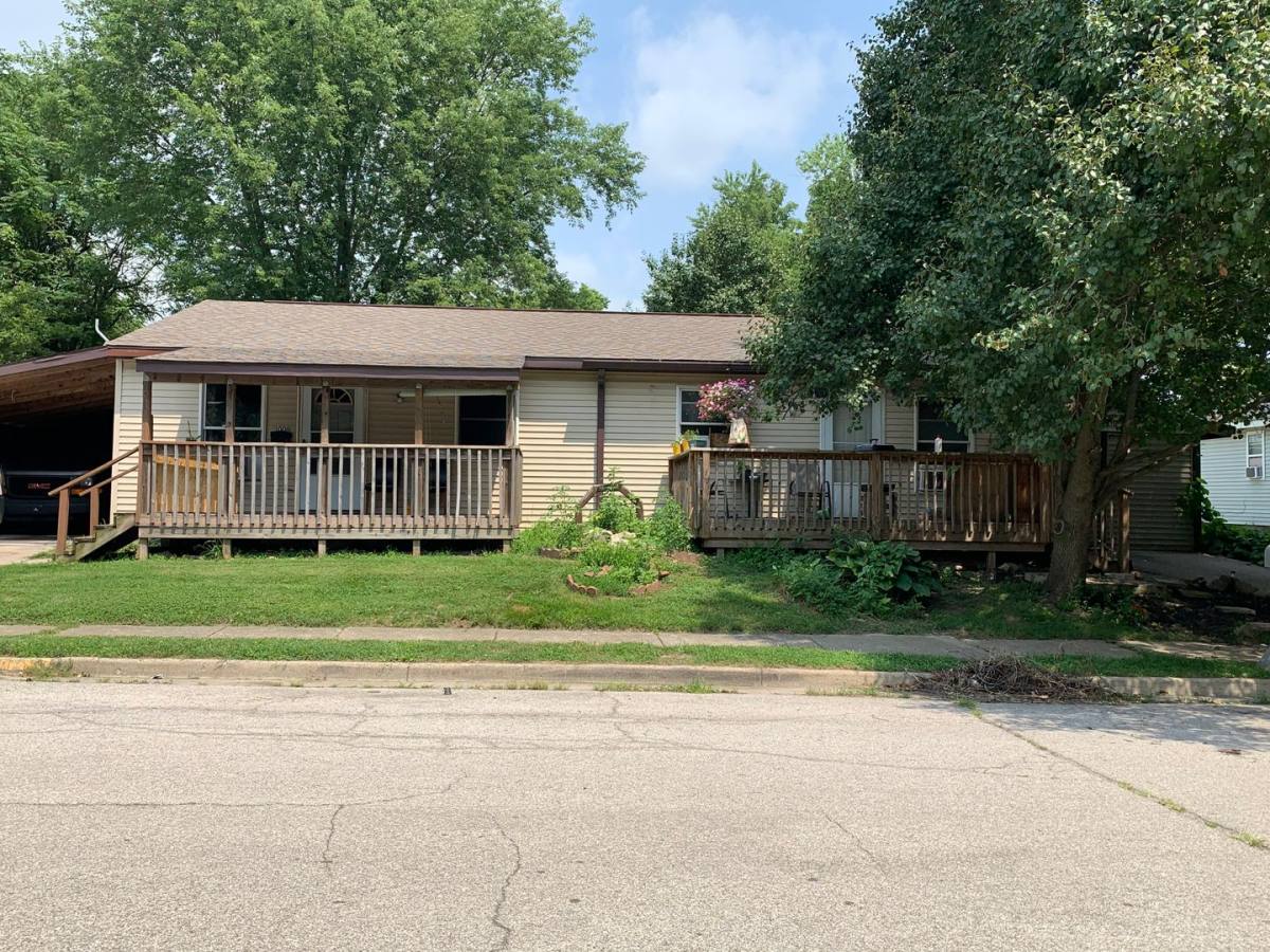 Apartment for rent at 1008-1010 E Chestnut St, Crawfordsville, IN 47933