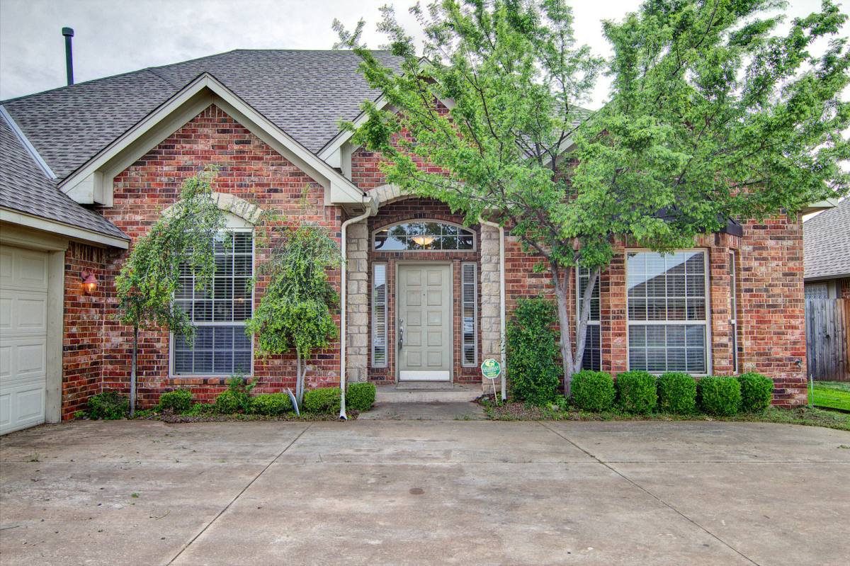House for rent at 15705 Himalaya Ridge, Edmond, OK 73013