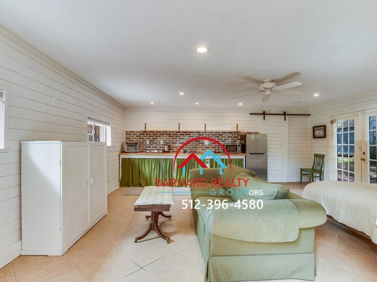 Apartment for rent at 1128 W Hopkins, San Marcos, TX 78666