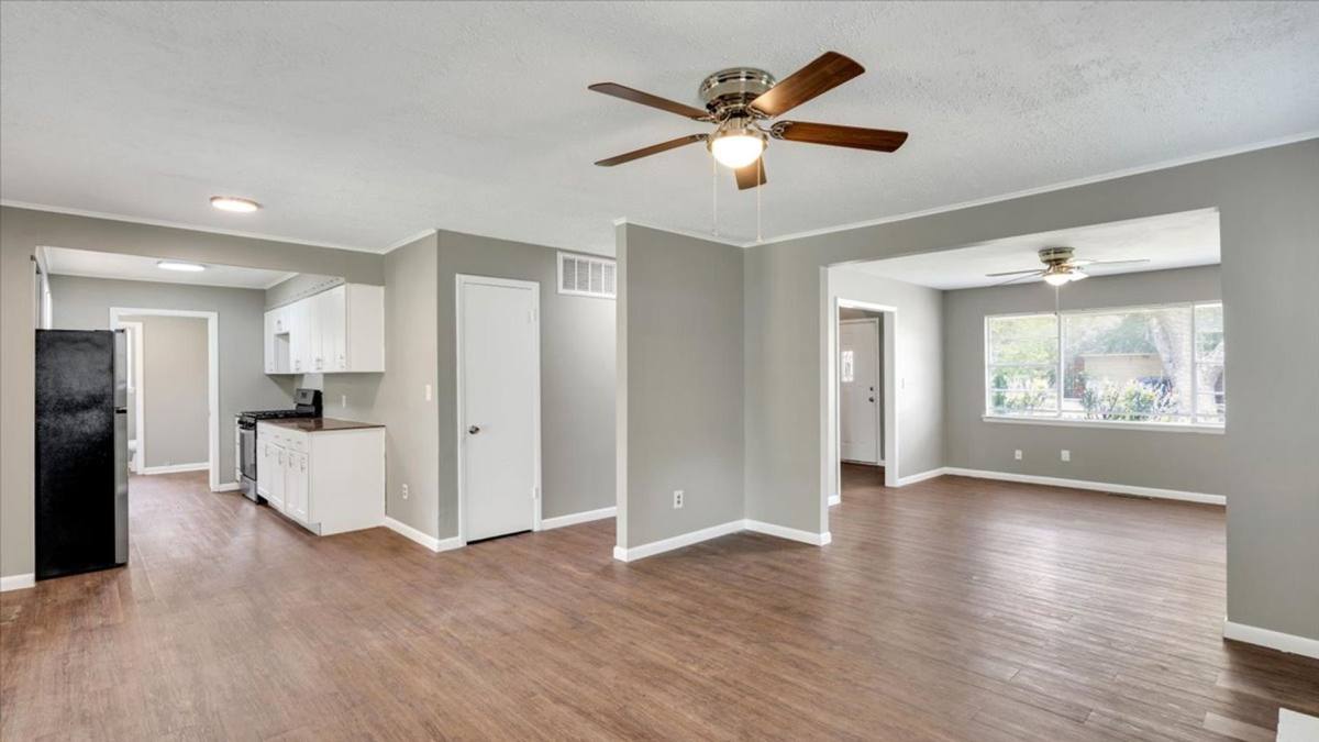 House for rent at 909 W Atlanta Court, Broken Arrow, OK 74012