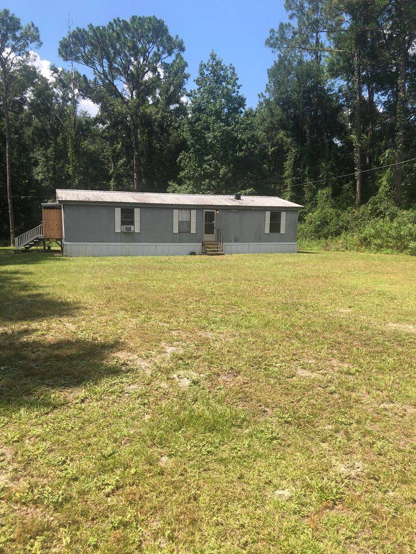 House for rent at 27 Buck Miller Rd, Crawfordville, FL 32327
