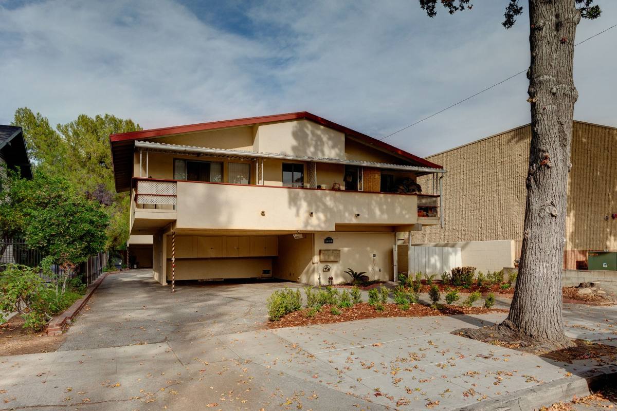 Apartment for rent at 1428 Lyndon St, South Pasadena, CA 91030