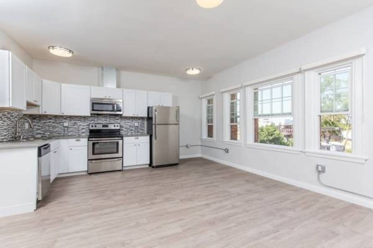 Apartment for rent at 412 S Lake St, Los Angeles, CA 90057