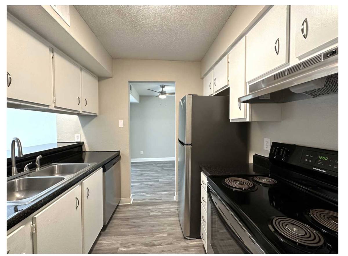 Apartment for rent at 6201 NW 70th St, Kansas City, MO 64151
