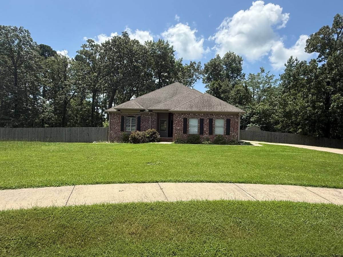 8705 Wingate Dr, Benton, AR 72019