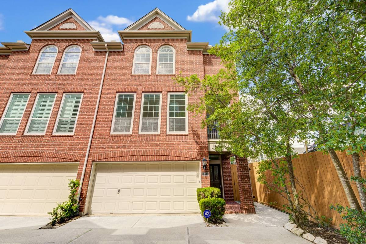 Townhouse for rent at 1413 Michigan St, Houston, TX 77006