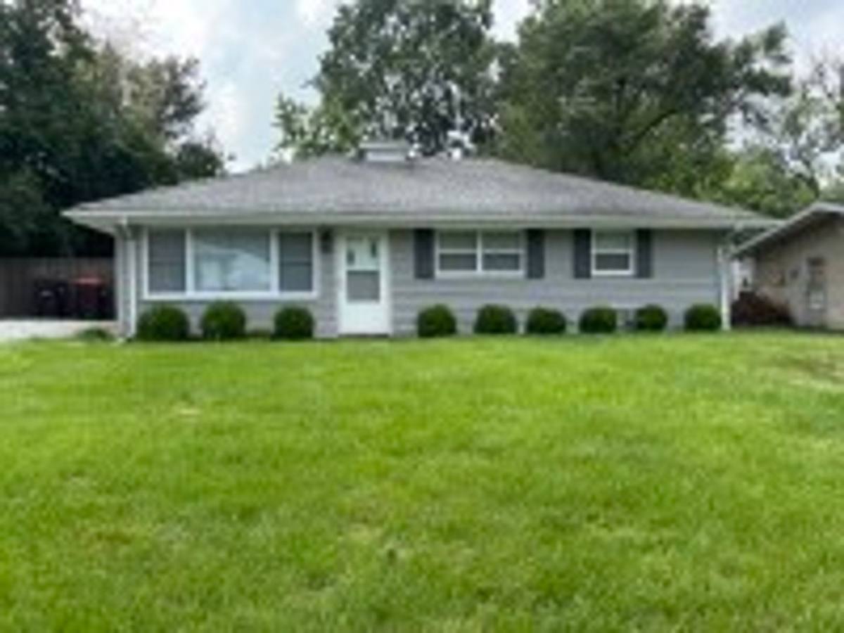 House for rent at 5328 N Plaza Dr, Peoria, IL 61614