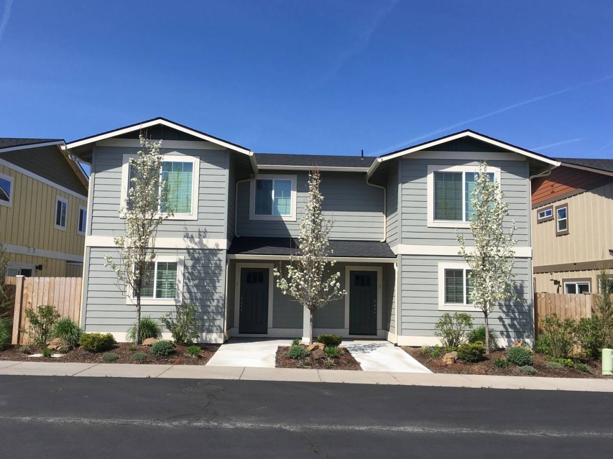 Apartment for rent at 820 NE Copperleaf Loop, Bend, OR 97701