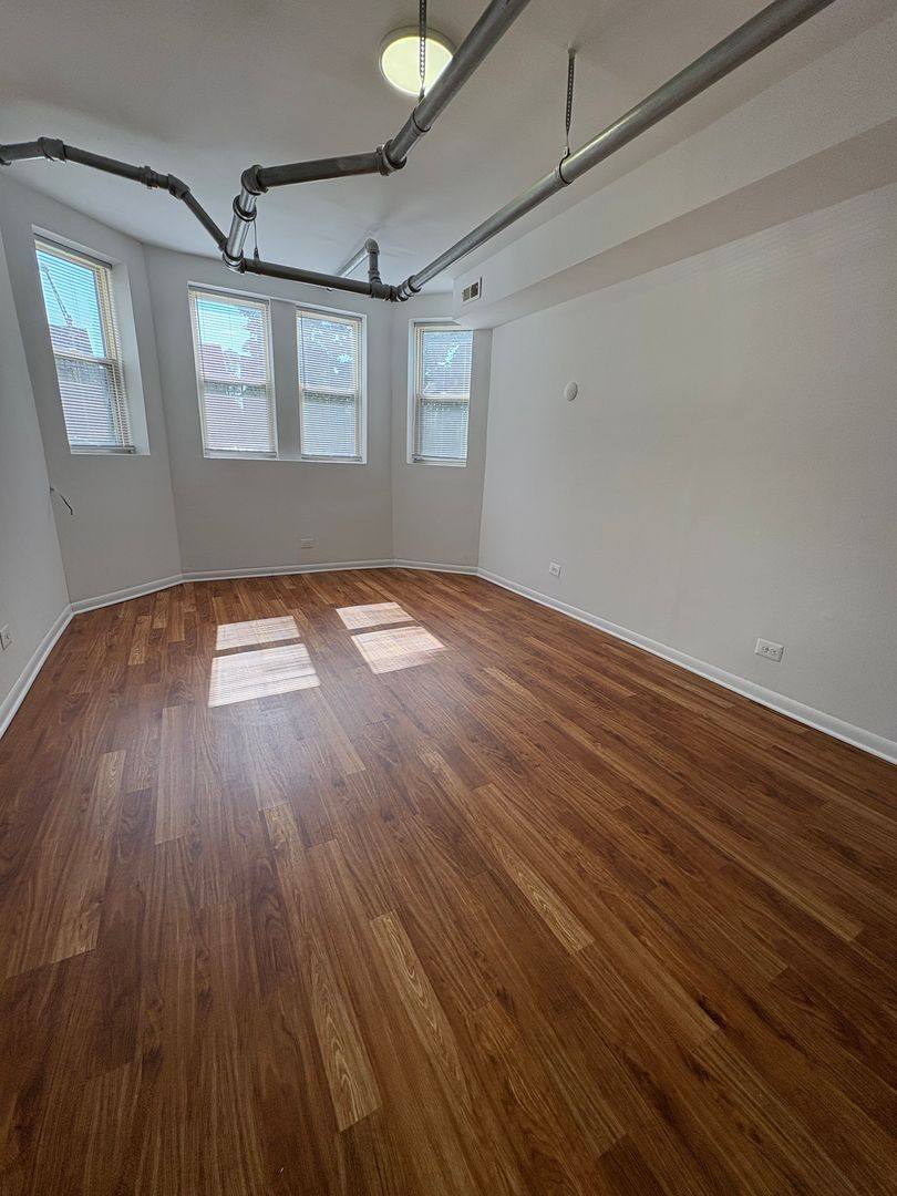 316-318 N Pine Ave, Chicago, IL 60644