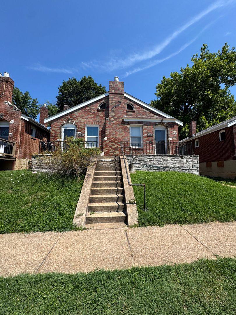 House for rent at 6453 Hoffmann Ave, Saint Louis, MO 63139