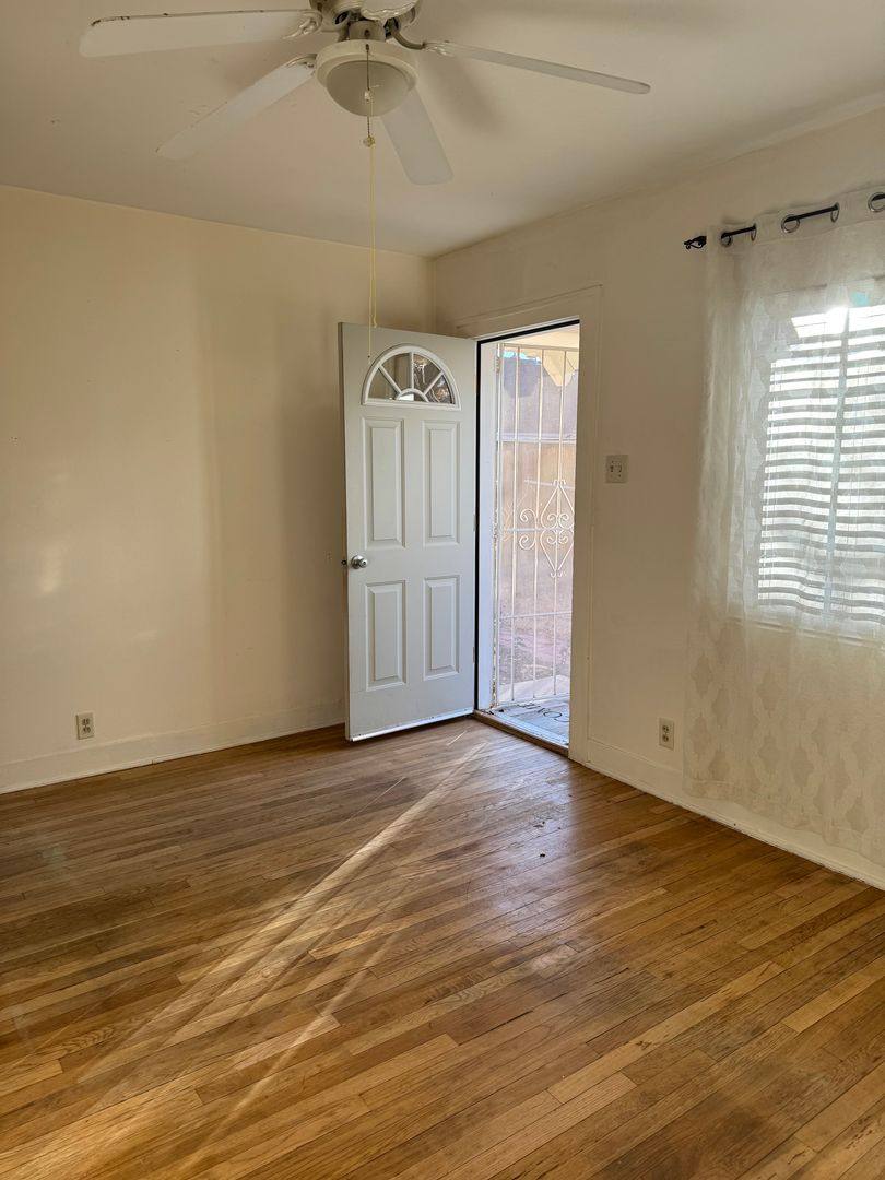 Apartment for rent at 422 Vassar Dr SE, Albuquerque, NM 87106