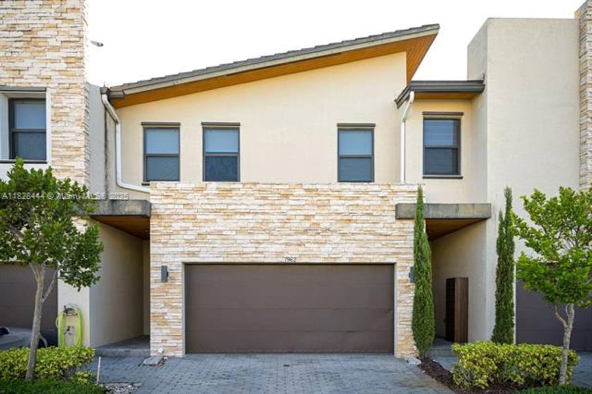 Townhouse for rent at 7962 NW 105th Court, Miami, FL 33178