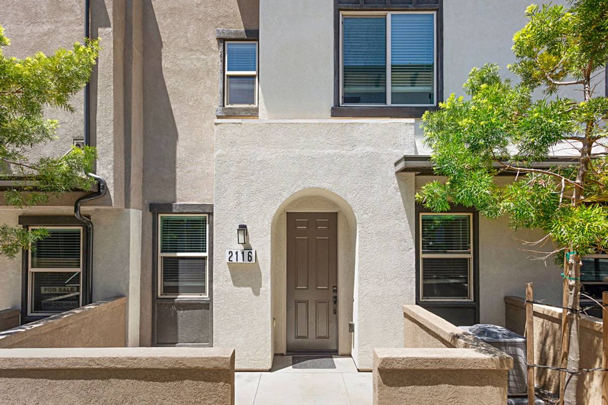 Apartment for rent at 2116 Solara Lane, Vista, CA 92081