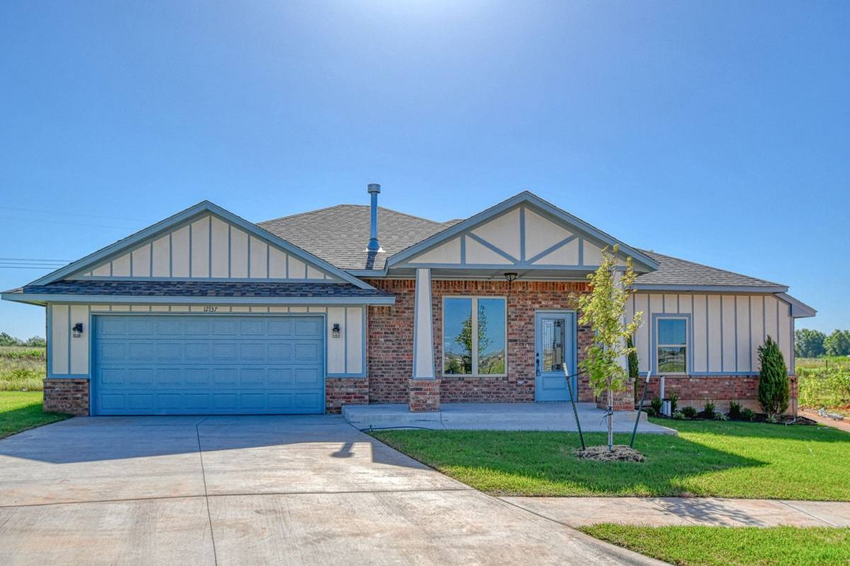 House for rent at 1237 E Stallion Lane, Mustang, OK 73064