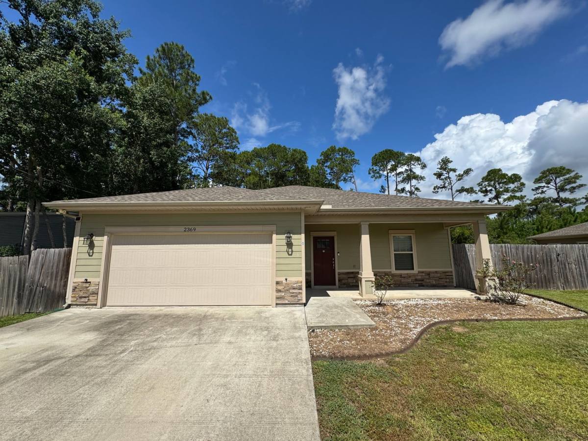 House for rent at 2369 Belmont Dr, Navarre, FL 32566