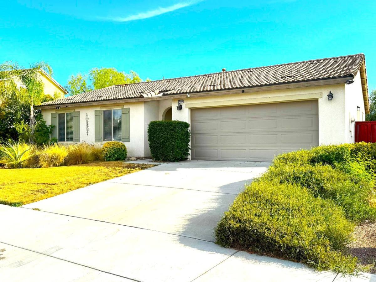 House for rent at 37159 Gallery Lane, Beaumont, CA 92223