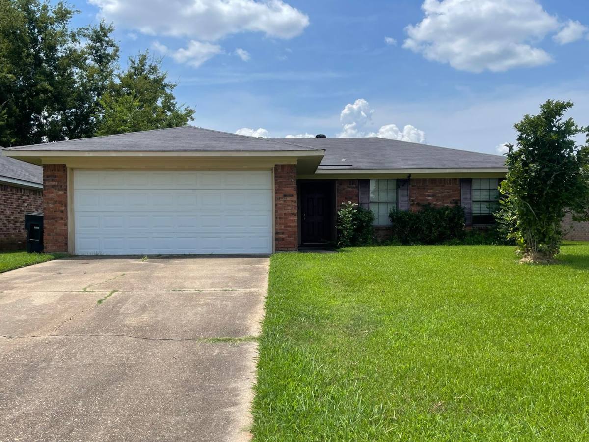 House for rent at 2433 Brookside Dr, Bossier City, LA 71111
