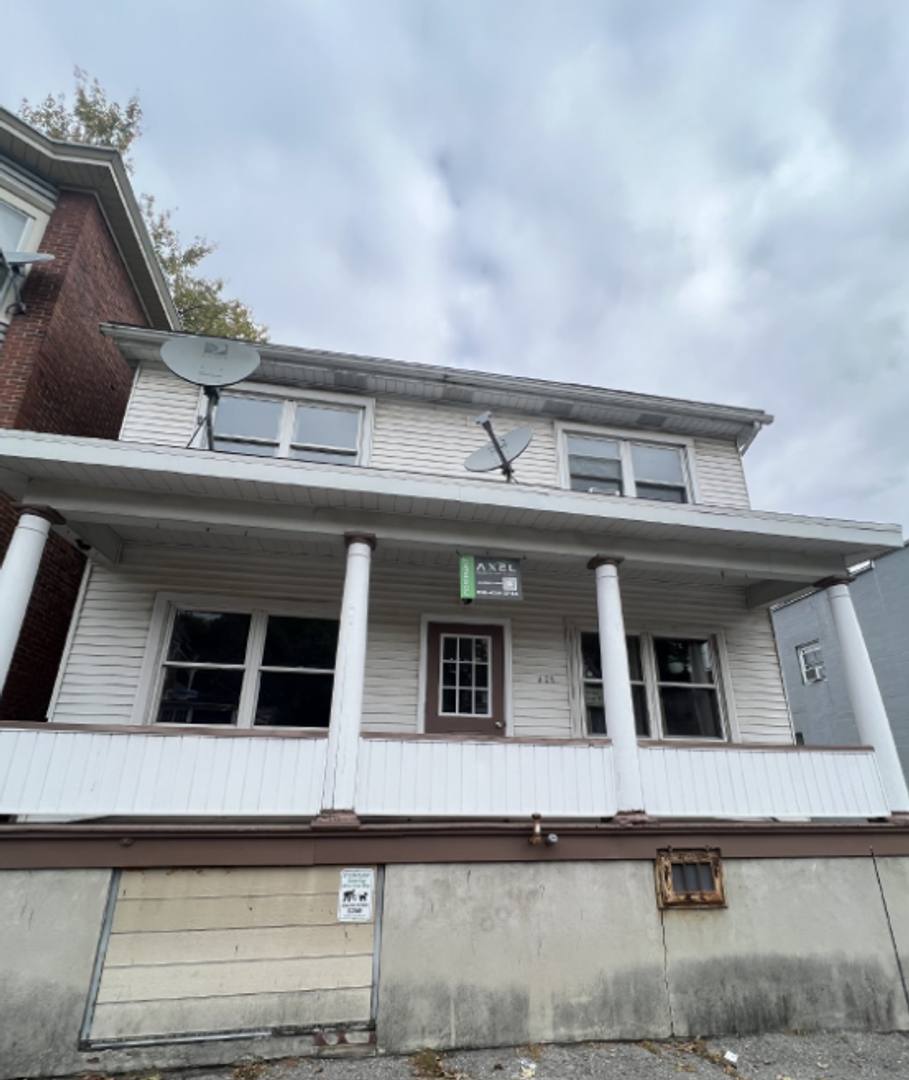 Apartment for rent at 321 W Broad St, Tamaqua, PA 18252