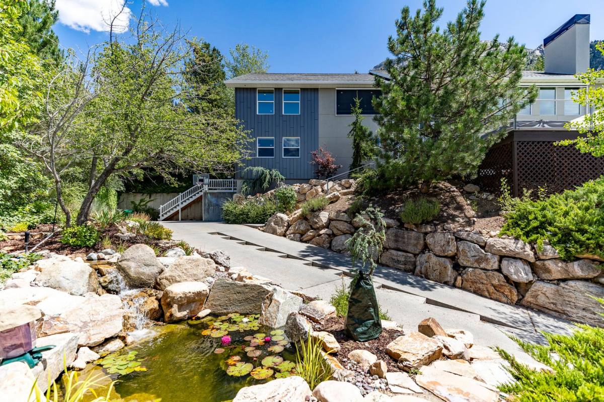 House for rent at 4545 S Thousand Oaks Dr, Salt Lake City, UT 84124