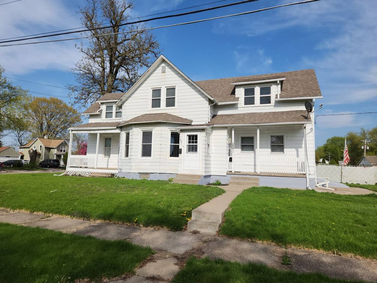 Apartment for rent at 1804 Avenue of The Cities, Moline, IL 61265