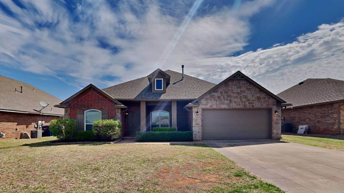 House for rent at 16208 Romeo Dr, Edmond, OK 73013