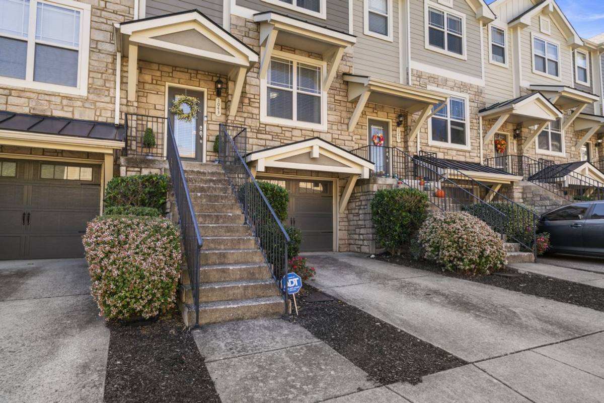 Townhouse for rent at 1043 Woodbury Falls Dr, Nashville, TN 37221