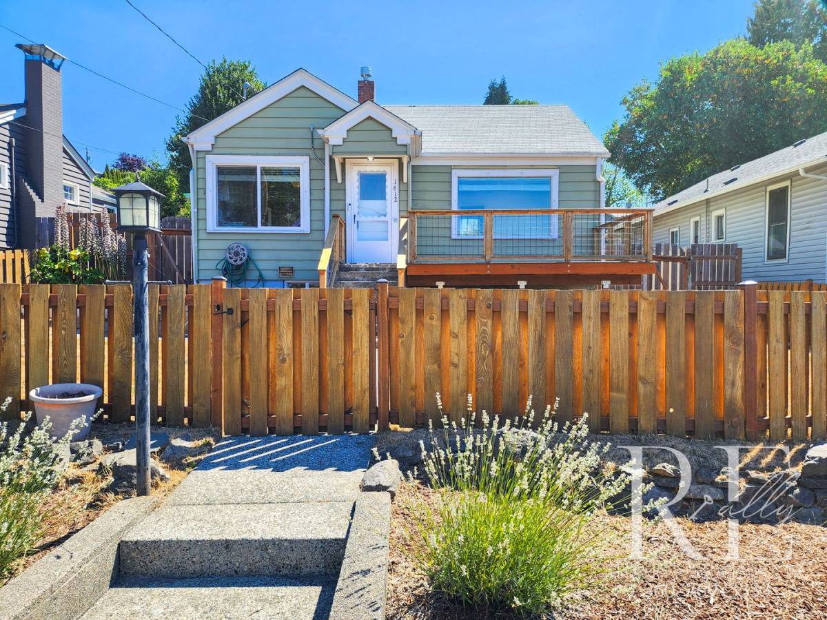 House for rent at 1612 Wheaton Way, Bremerton, WA 98310