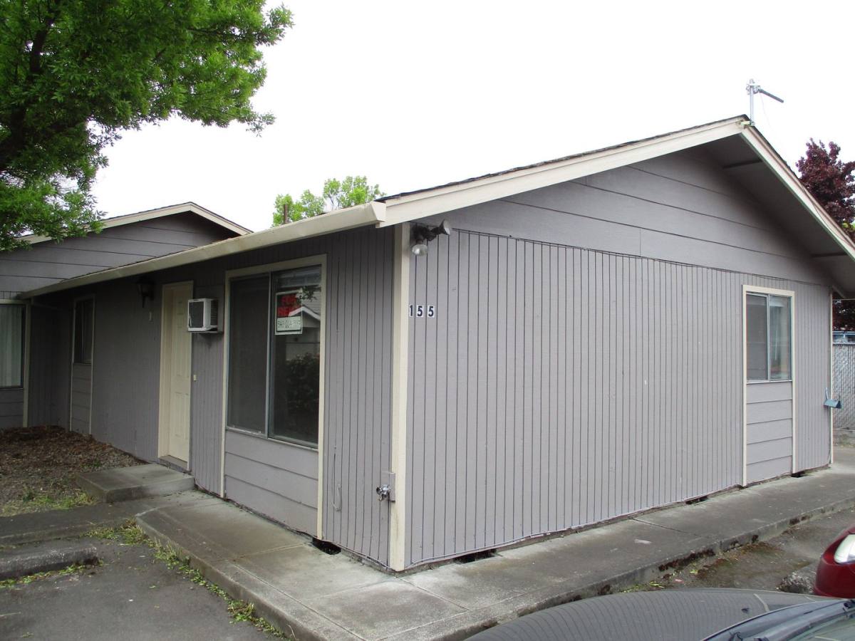 Apartment for rent at 155 Seroba Circle, Medford, OR 97501