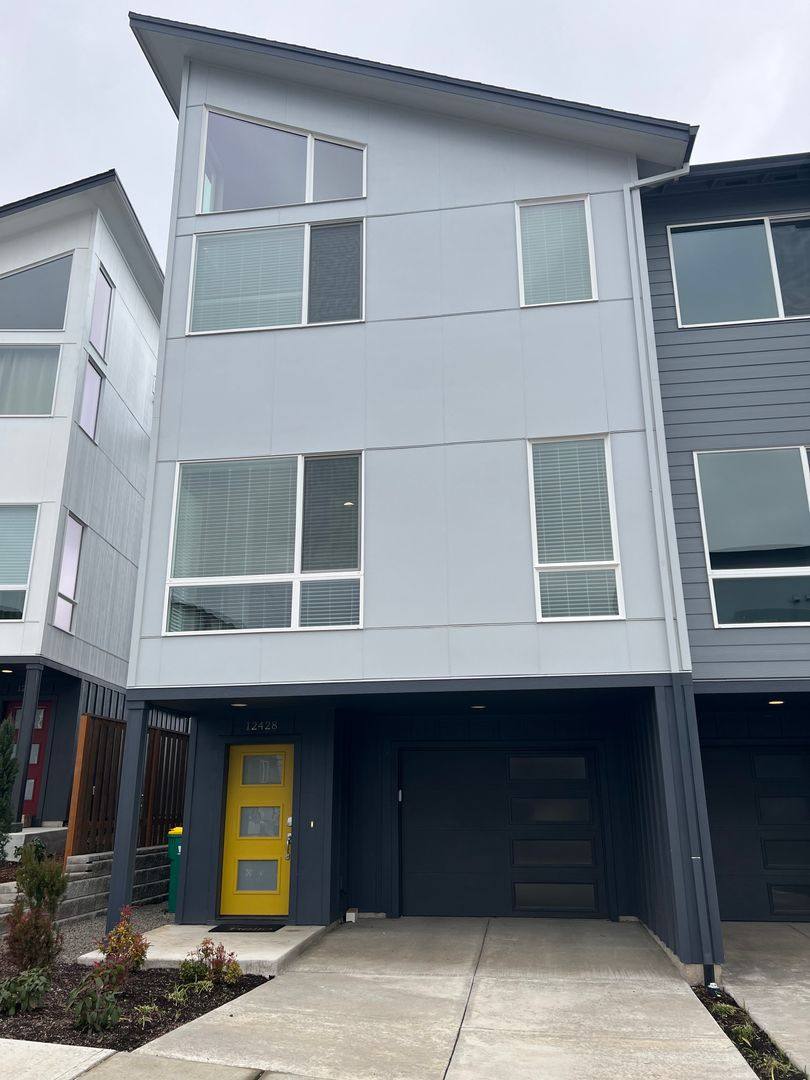 Townhouse for rent at 12428 SW 171st Terrace, Beaverton, OR 97007