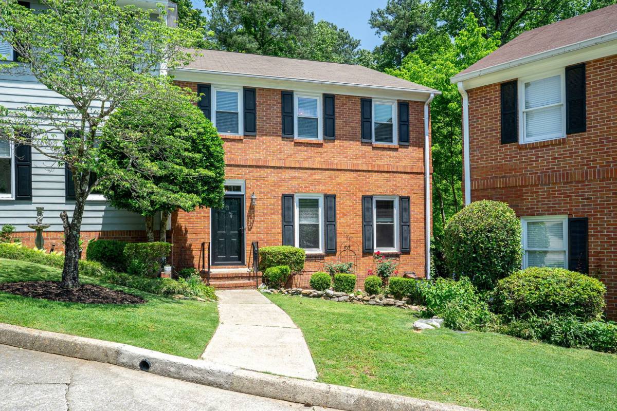 Townhouse for rent at 25 The Falls Dr, Birmingham, AL 35216