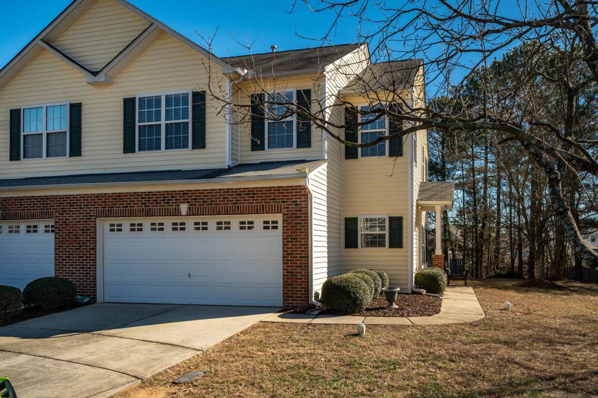 Townhouse for rent at 201 Cline Falls Dr, Holly Springs, NC 27540