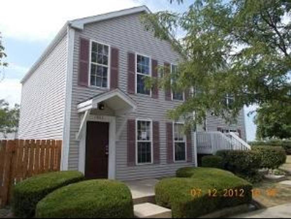 House for rent at 1085 Symphony Dr, Aurora, IL 60504