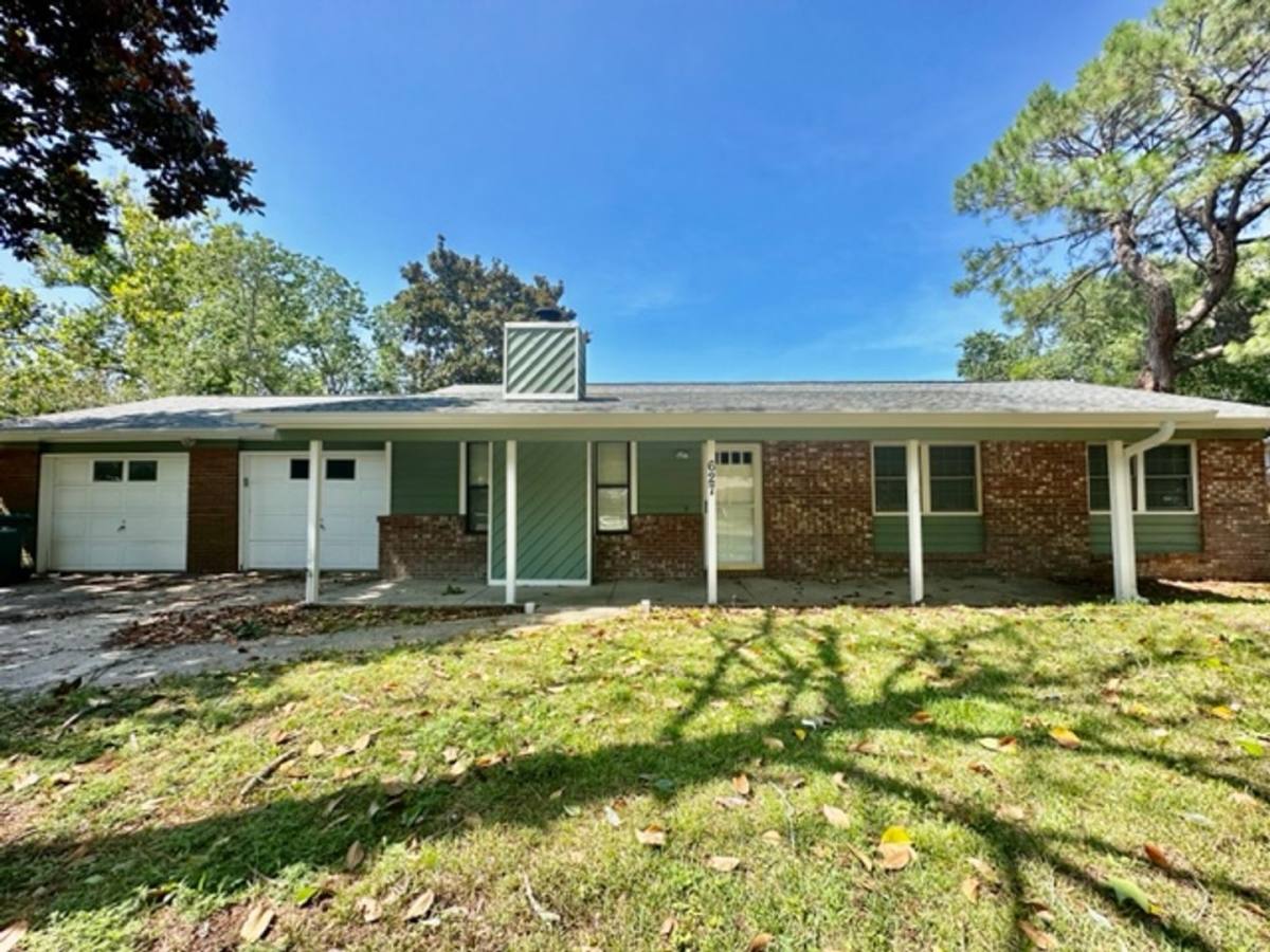 House for rent at 627 Sea View Dr, Destin, FL 32541