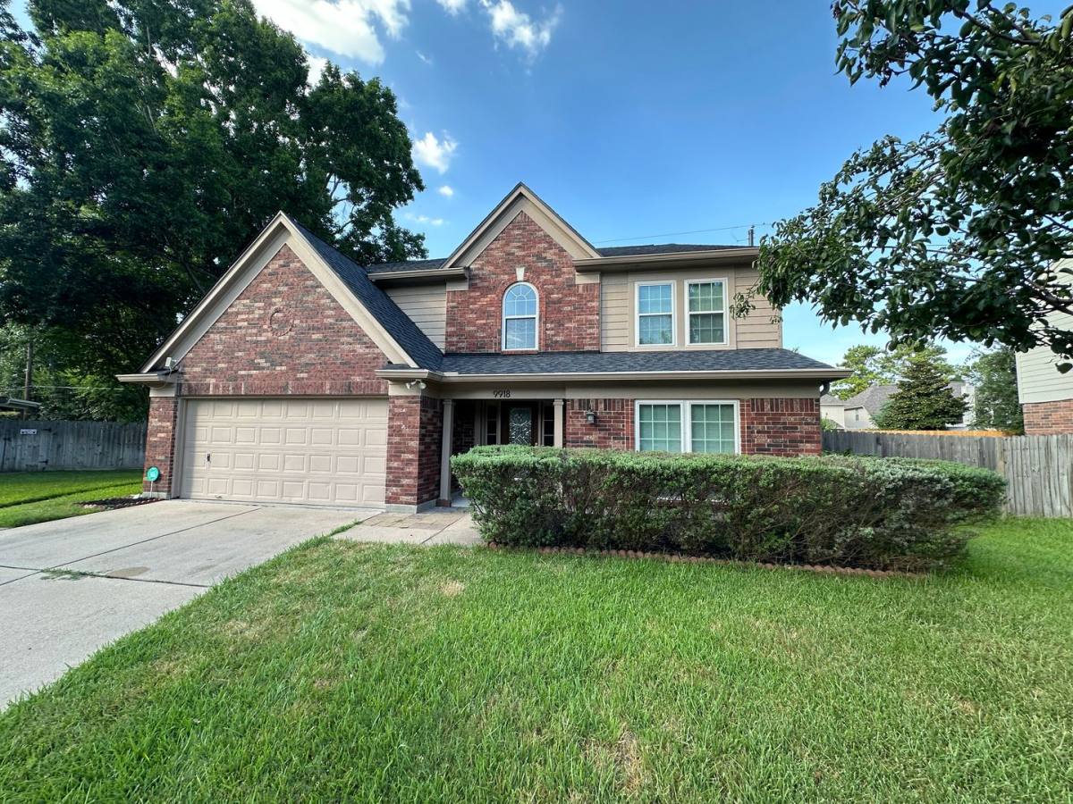 House for rent at 9918 Cedaredge Dr, Houston, TX 77064