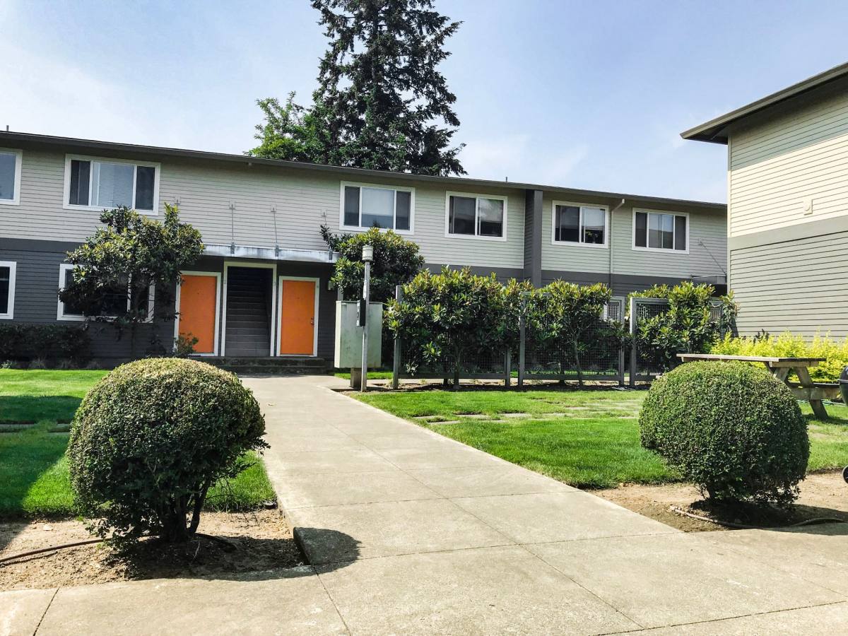 Apartment for rent at 2800 SE Gladstone St, Portland, OR 97202