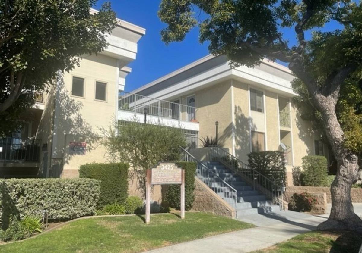 Condo for rent at 3425 E 15th St, Long Beach, CA 90804