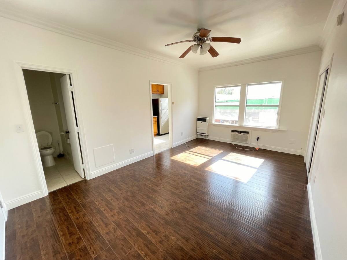 Apartment for rent at 2820 W 8th St, Los Angeles, CA 90005