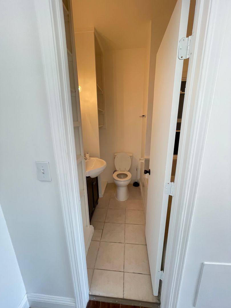 2820 W 8th St, Los Angeles, CA 90005 - Apartment For Rent - Image 3