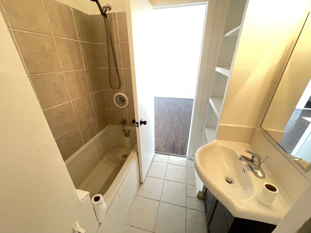 2820 W 8th St, Los Angeles, CA 90005 - Apartment For Rent - Image 4